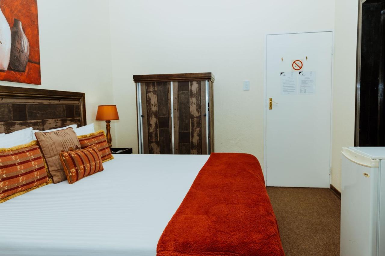 Boubou Bed And Breakfast Rustenburg Ngoại thất bức ảnh