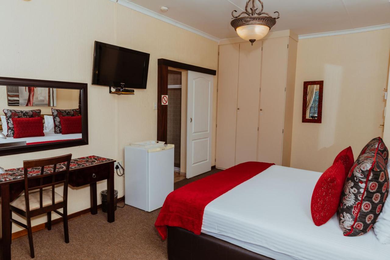 Boubou Bed And Breakfast Rustenburg Ngoại thất bức ảnh